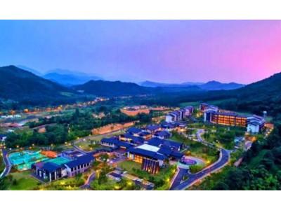 旅游经济时代新选择 “银发”与专列相融合